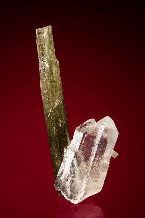 ELBAITE on QUARTZ